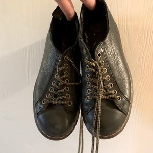 Dr. Martens airwair boots